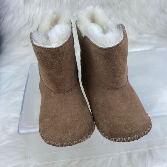 UGG CADEN  SUEDE CHESTNUT BOOTS SIZE 04/05 - Picture 1 of 9